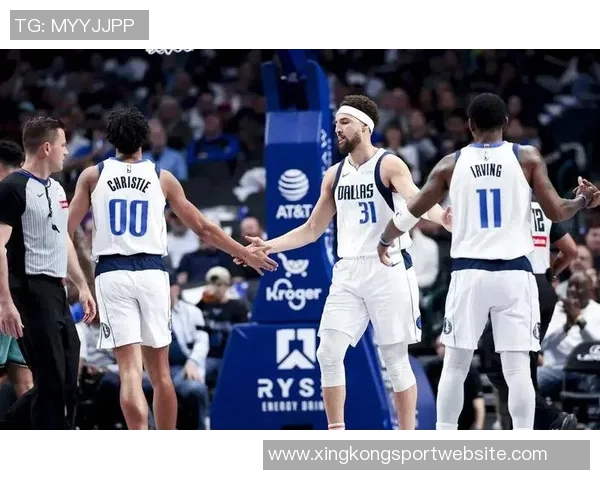 克莱呼吁莫兰特全力以赴但外界因素频频干扰他的表现 克莱呼吁莫兰特全力以赴但外界因素频频干扰他的表现