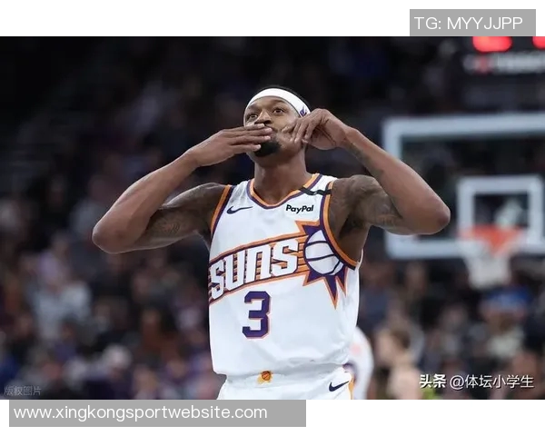 比尔上场时快船防守如同多了一道自动感应门的深度解读 比尔上场时快船防守如同多了一道自动感应门的深度解读